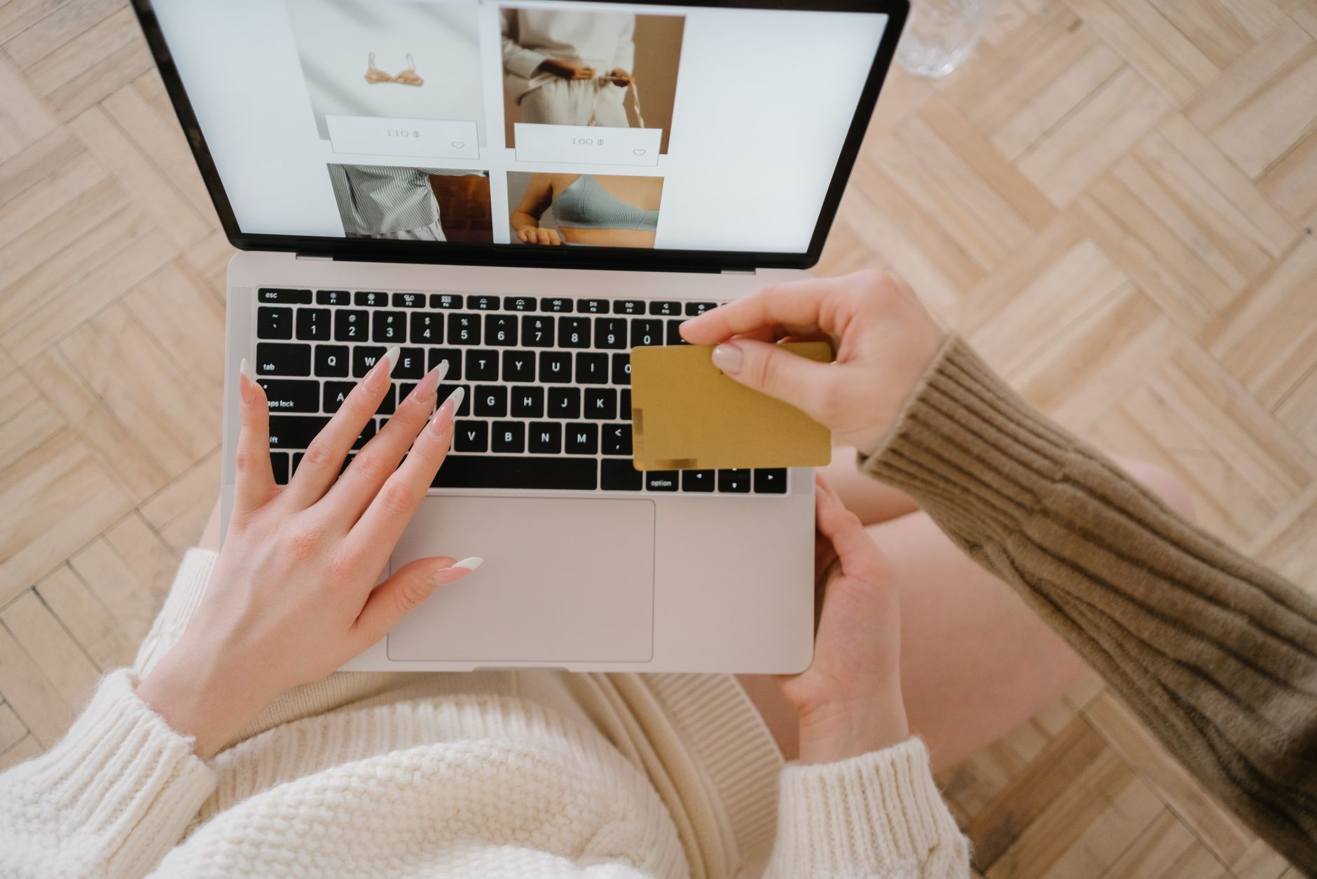 Graphic design about e-commerce with bold text and modern icons.