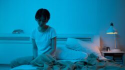 Tidurmu Berantakan Karena Overthinking? Coba Jurus Jitu Mengatasi Kecemasan Tidur Sekarang Juga!