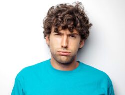 Pasangan Sering Ngomel? Waspada Irritable Male Syndrome!