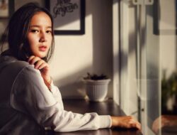 Capek Hidup Terasa Gelap? Ini Cara Nekat Bangkit dari Depresi