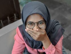 Cara Mengetahui Tanda Pembohong yang Sering Diabaikan Ini