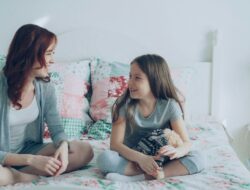 Sadis Banget! 5 Kesalahan Pola Pengasuhan Bahaya Ini Diam-Diam Bikin Mental Anak Hancur Lebur!