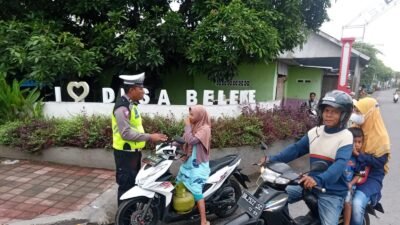 Bentuk Pelayanan Kepada Masyarakat, Strong Point Pagi Sat Lantas Polres Lombok Barat Lakukan Edukasi