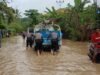 Siaga Bencana Banjir di Sekotong, Personel Polres Lombok Barat Turun Berjibaku Bantu Warga Terdampak