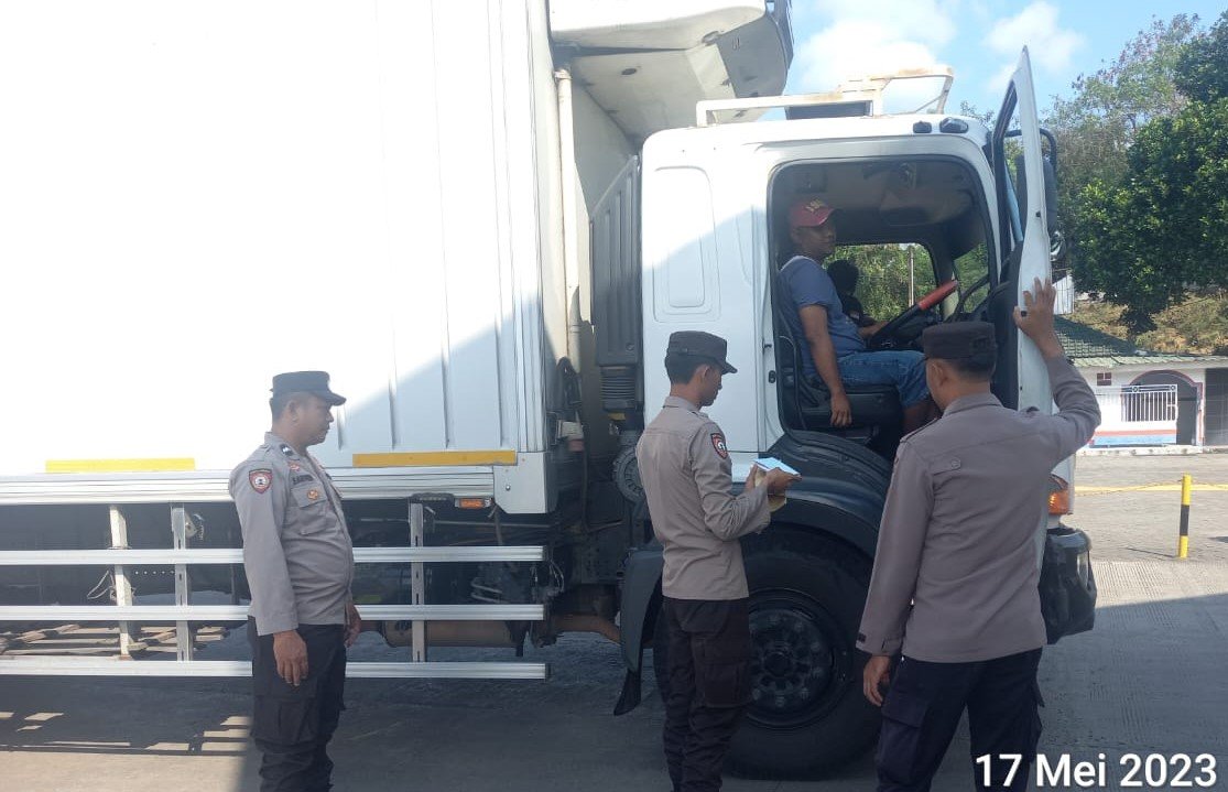 Kepolisian Lakukan Pemeriksaan Bongkaran dan Pengamanan di Pelabuhan Lembar