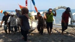 Jumat Curhat di Pantai Tanjung Bias