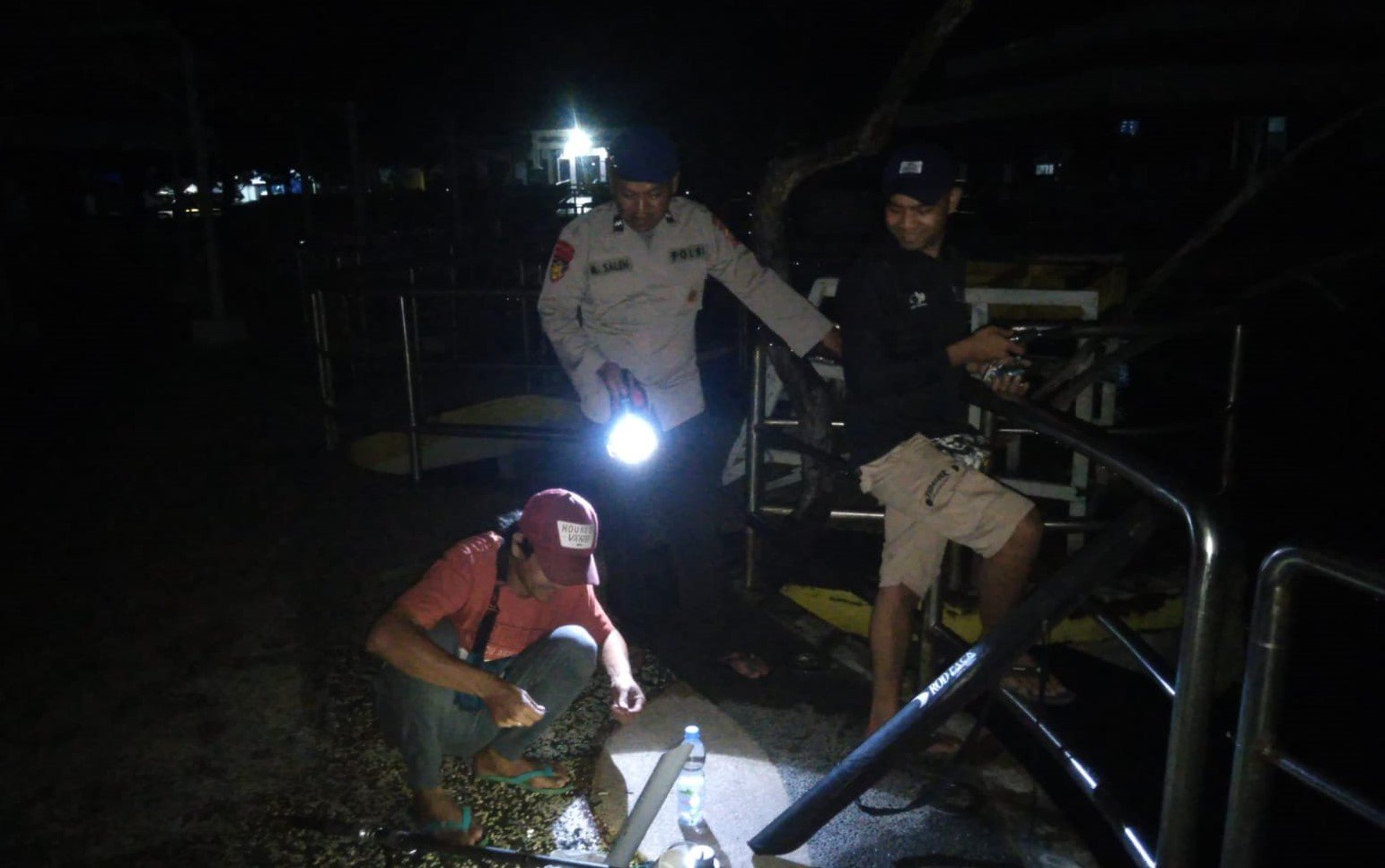 Satpolairud Polres Lombok Barat Lakukan Patroli Dialogis dan Polmas untuk Jaga Kamtibmas di Perairan