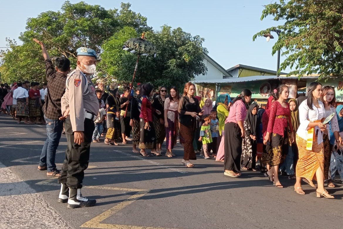 Pengamanan Kegiatan Adat Nyongkolan di Kecamatan Kuripan