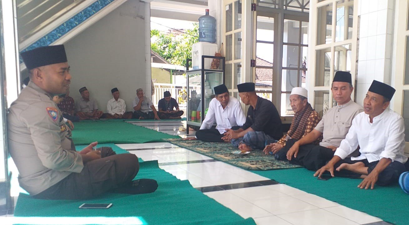 Silaturrahiim dan Binluh Sat Binmas Polres Lombok Barat di Masjid Ataqwa Bagek Polak