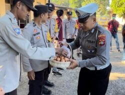 Kapolres Lombok Barat AKBP Bagus Nyoman Gede Junaedi Apresiasi Program Jumat Berkah 1 Personil 1 Butir Telur Polsek Kediri