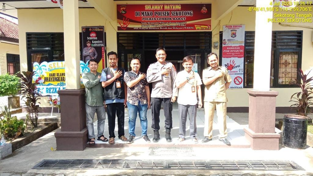 Persiapan Kirab Pemilu 2024, Kapolsek Sekotong Terima Kunjungan PPK Kecamatan Sekotong di Lombok Barat