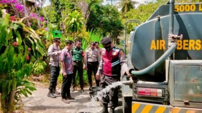 Kolaborasi TNI-Polri dan BPBD: Dukungan Air Bersih Mengalir ke Desa Gunjan Asri