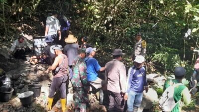 Gotong Royong Penampungan Air Bocor: Inisiatif Babinsa yang Membawa Harapan di Dusun Selebung, Lombok Utara
