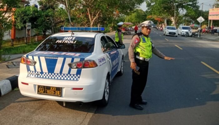 Polres Lombok Barat Gelar Patroli Pengamanan Pemilu 2024 di Jalur Strategis