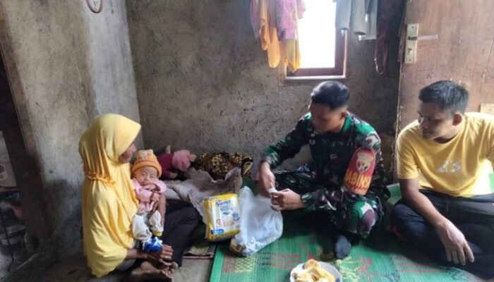 Semangat Gotong Royong: Babinsa Langko Timuk Memberikan Dukungan Kesehatan dan Gizi untuk Keluarga di Desa Langko
