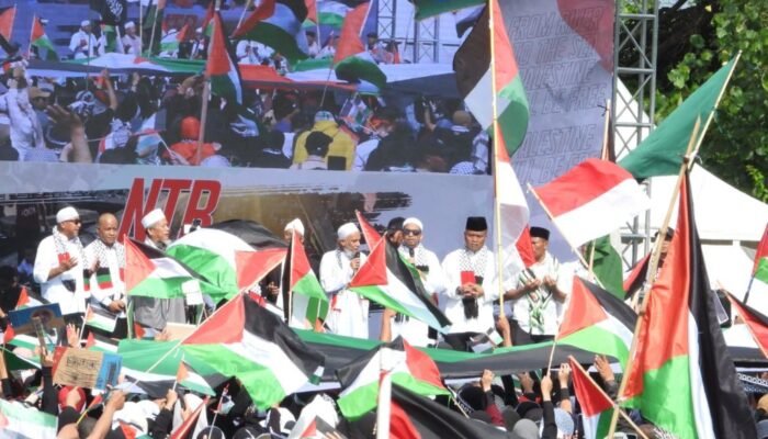 Aksi Damai dan Donasi NTB for Palestina: Dukungan Kuat dari 10.000 Warga Mataram