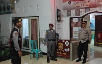 Polisi Kawal Ketat Kantor KPU dan Bawaslu Lombok Barat Jelang Pemilu 2024