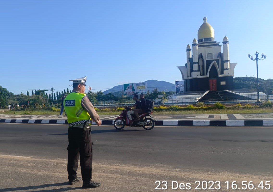 Satgas Kamseltibcarlantas Polres Lombok Barat Lakukan Patroli dan Pengaturan Lalu Lintas