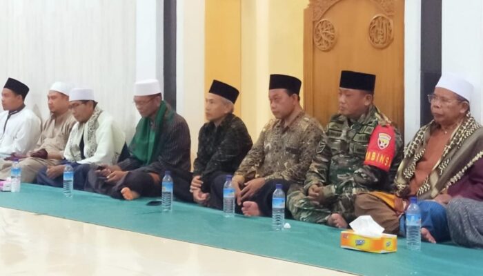 Babinsa Senggigi Hadiri Malam Isra Mi’raj, Wujudkan Kebersamaan dan Toleransi Antarumat Beragama