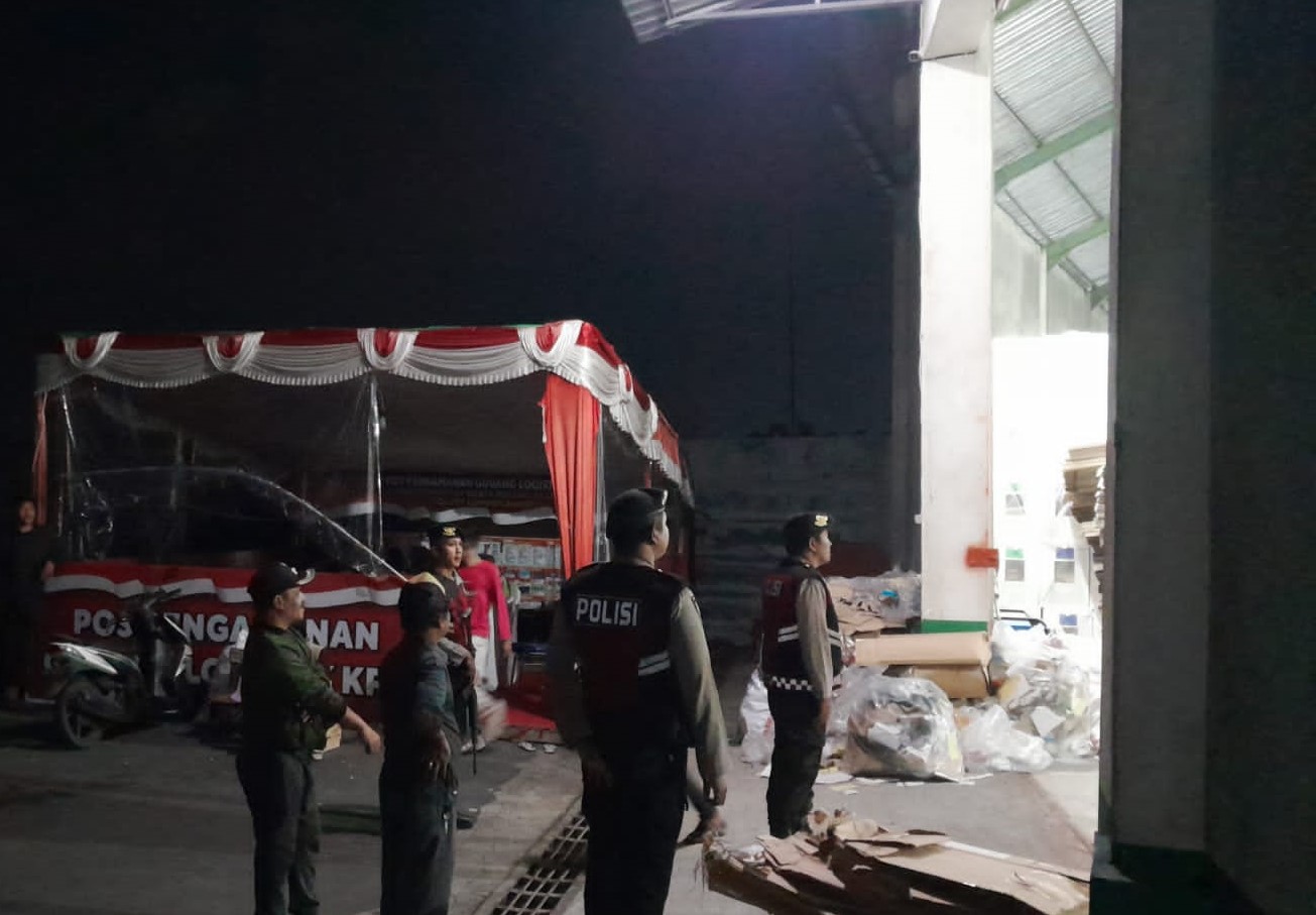 Polres Lombok Barat Amankan Gudang KPU Selama 24 Jam