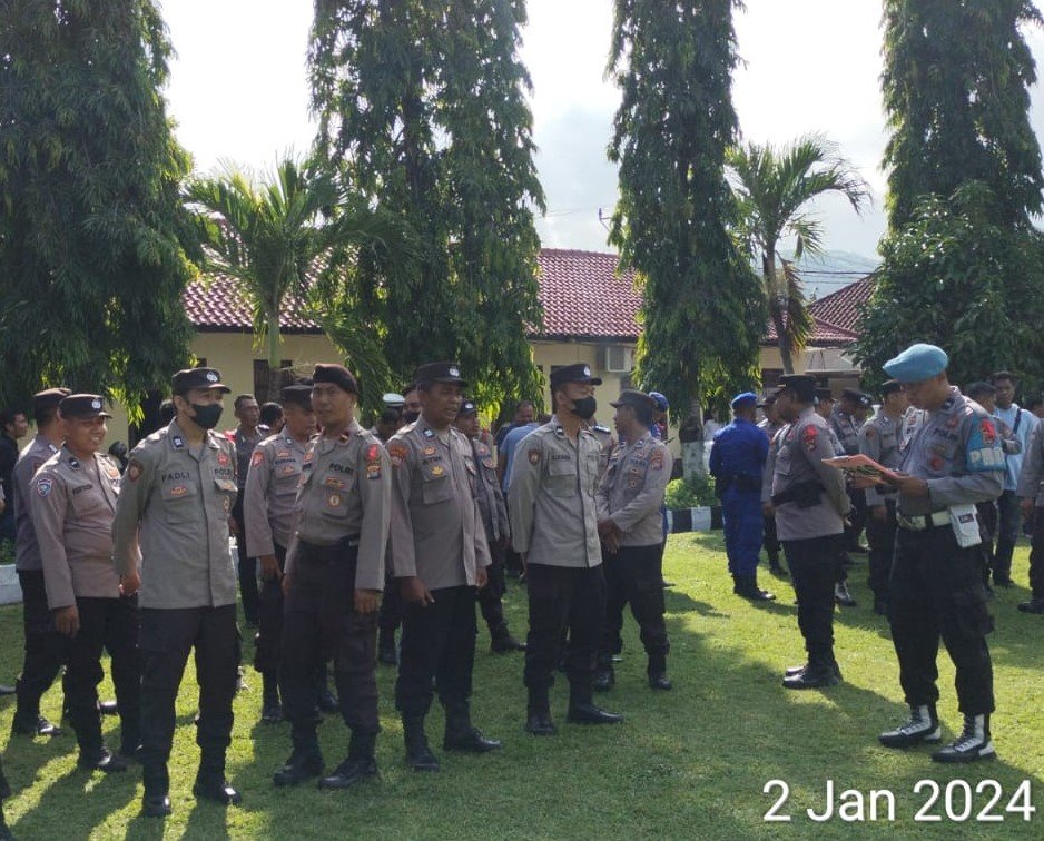 Polres Lombok Barat Gelar Apel Siaga Operasi Mantap Brata, Cek Personel dan Kesehatan