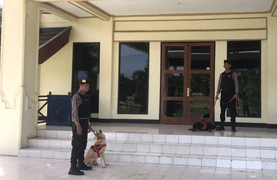 Polres Lombok Barat Gelar Patroli dan Sterilisasi di Kantor DPRD Lombok Barat