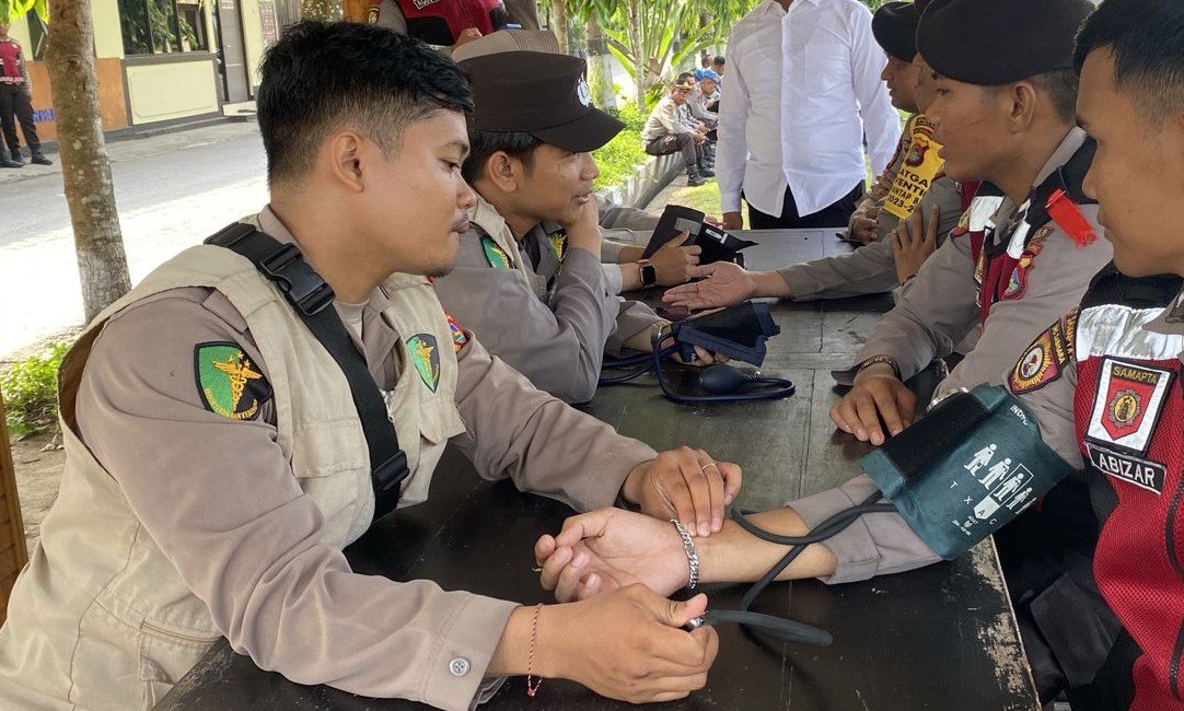 Satgas Ban Ops Polres Lombok Barat Cek Kesehatan Personil PAM OMB Rinjani
