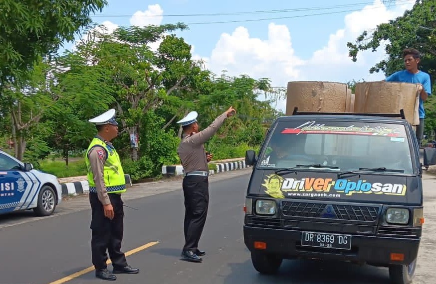 Satgas Kamseltibcar Lantas OMB Polres Lombok Barat Antisipasi 3C dan Kemacetan