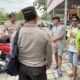 Satgas Preemtif Polres Lombok Barat Sosialisasikan Tahapan Pemilu 2024 kepada Tukang Parkir