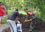 Mengatasi Kesulitan Air Bersih, Babinsa dan Warga Desa Selat Kerjasama Bangun Reservoir