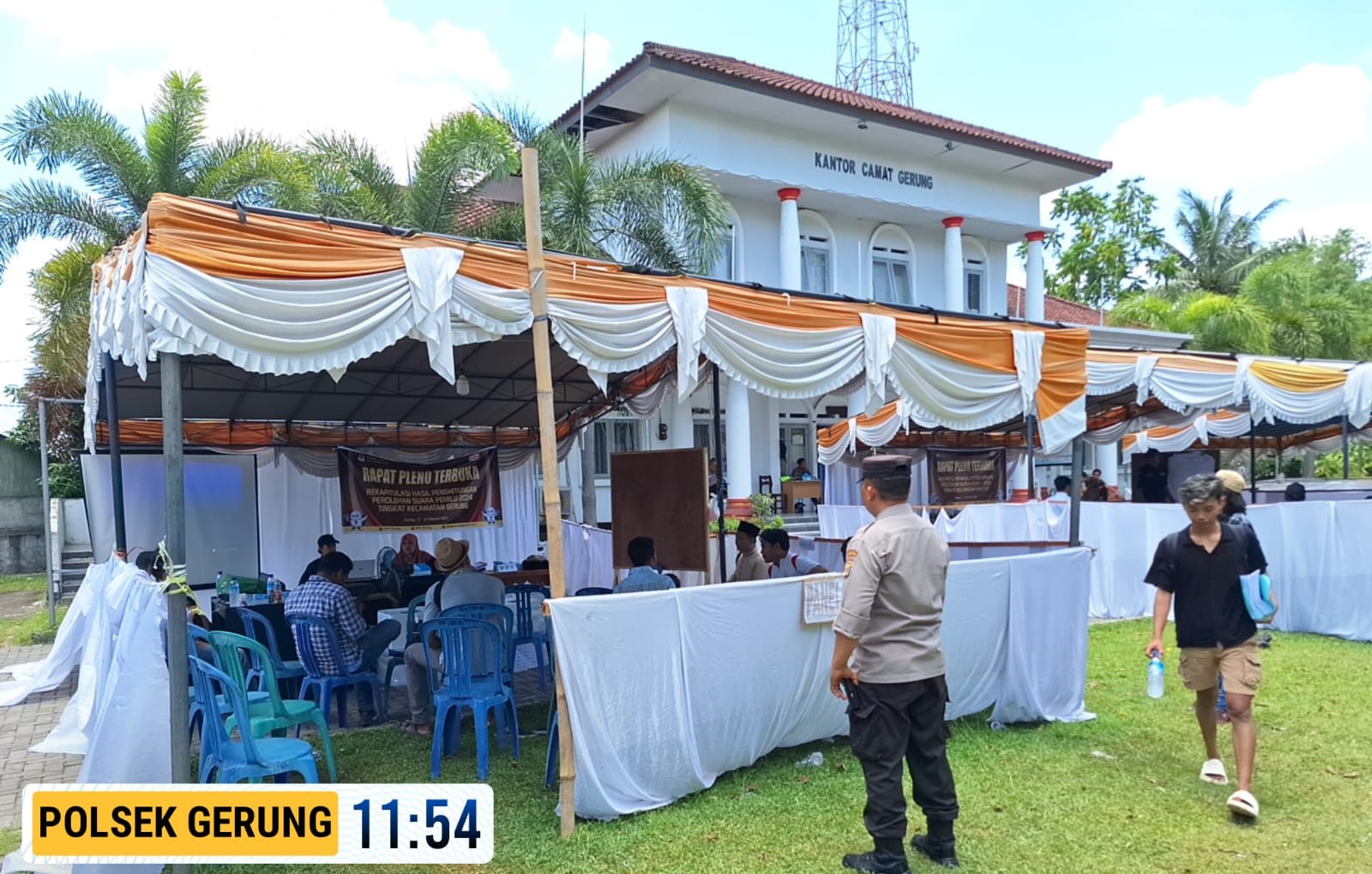 Rapat Pleno Rekapitulasi Pemilu 2024 di Gerung