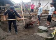 Gotong Royong Membangun Desa: Kodim 1606/Mataram Bersinergi dengan Linmas dan Mahasiswa KKN IAIN Pancor untuk Renovasi Rumah Warga di Lombok Utara