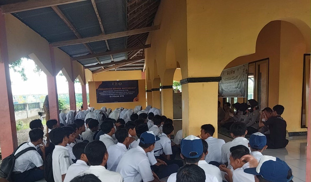 Mahasiswa STIK Lemdiklat Polri Gelar Sosialisasi Narkoba dan Bakti Sosial di Lombok Barat