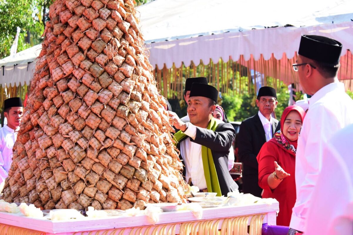 Menjelajahi Keunikan Tradisi Ramadhan dan Idul Fitri di Nusa Tenggara Barat, Dari Lebaran Topat hingga Ngejot