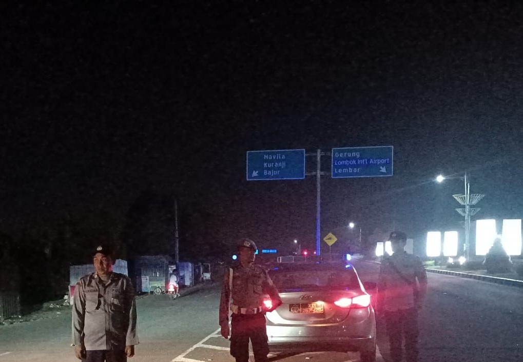 Patroli Polsek Labuapi Ciptakan Situasi Aman Kondusif di Malam Hari