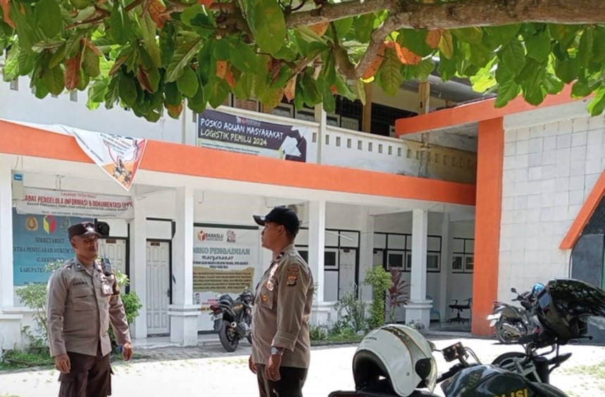 Patroli Rutin Polsek Gerung Ciptakan Situasi Kamtibmas Kondusif