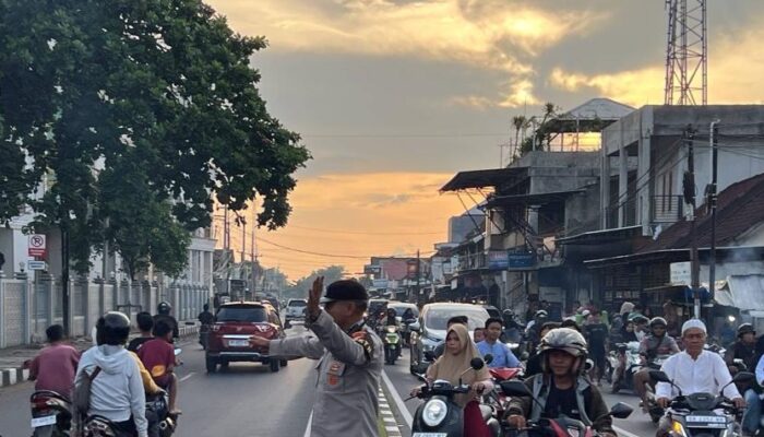 Pengaturan Lalu Lintas dan Monitoring Ngabuburit di Kediri Lombok Barat Berjalan Aman dan Lancar