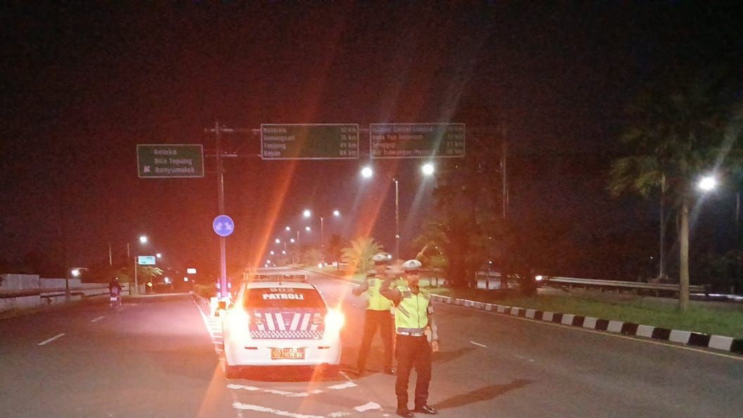 Patroli Malam Satlantas Polres Lombok Barat Ciptakan Kamseltibcar Lantas Kondusif