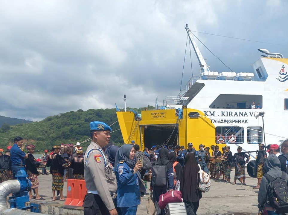 Pelabuhan Lembar Aman Terkendali Pemeriksaan Ketat Jaga Keamanan dan Kenyamanan Pengguna Jasa