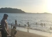 Polsek Lembar Patroli Pantai Cemara Antisipasi Kejahatan dan Berikan Rasa Aman Bagi Wisatawan Libu