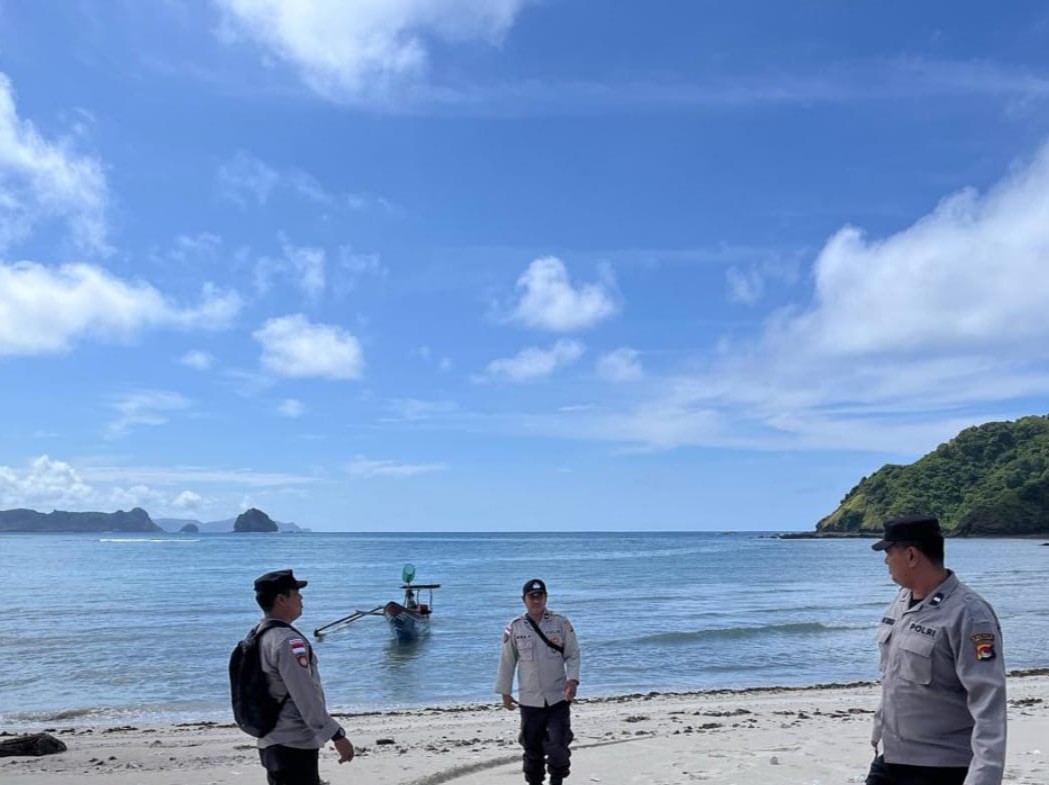 Polsek Sekotong Patroli dan Silaturahmi Jaga Keamanan Pulau Sepatang dan Bangun Kedekatan dengan Warga