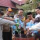 Ramadhan Aman! Polres Lombok Barat Berangus Ratusan Botol Miras