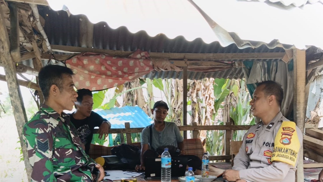 Sinergitas TNI-Polri Jaga Keamanan Desa Jagaraga Indah