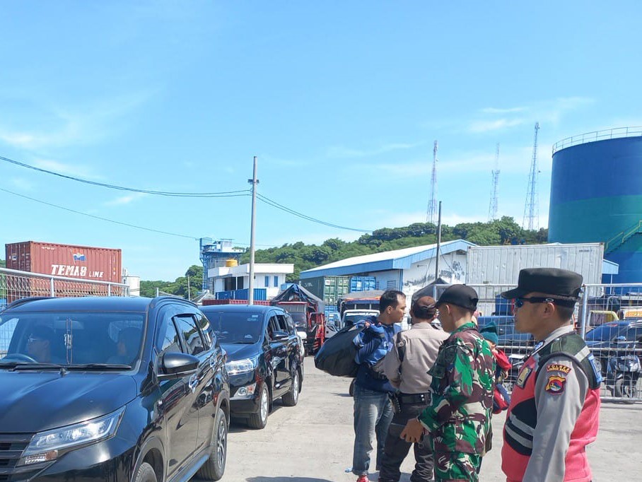 Petugas Gabungan Gelar Pemeriksaan Ketat di Dermaga Nusantara Lembar, Ini Hasilnya