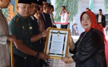 Kodim 1606/Mataram Raih Penghargaan di Puncak HUT Lombok Barat: Sebuah Langkah Menuju Masa Depan yang Lebih Cerah