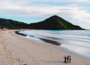 Menjelajahi Keindahan Pantai Selong Belanak: Surga Tersembunyi di Lombok Tengah