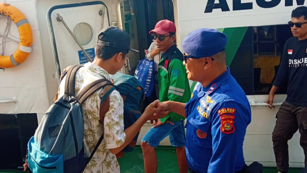 Pengamanan Keberangkatan Fast Ferry Eka Jaya di Pelabuhan Senggigi