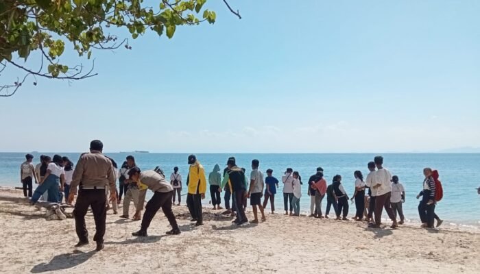 Permabudhi NTB Gelar Aksi Bersih Pantai Elak-Elak Sambut Waisak 2568, Polsek Sekotong Pantau dan Amankan Kegiatan