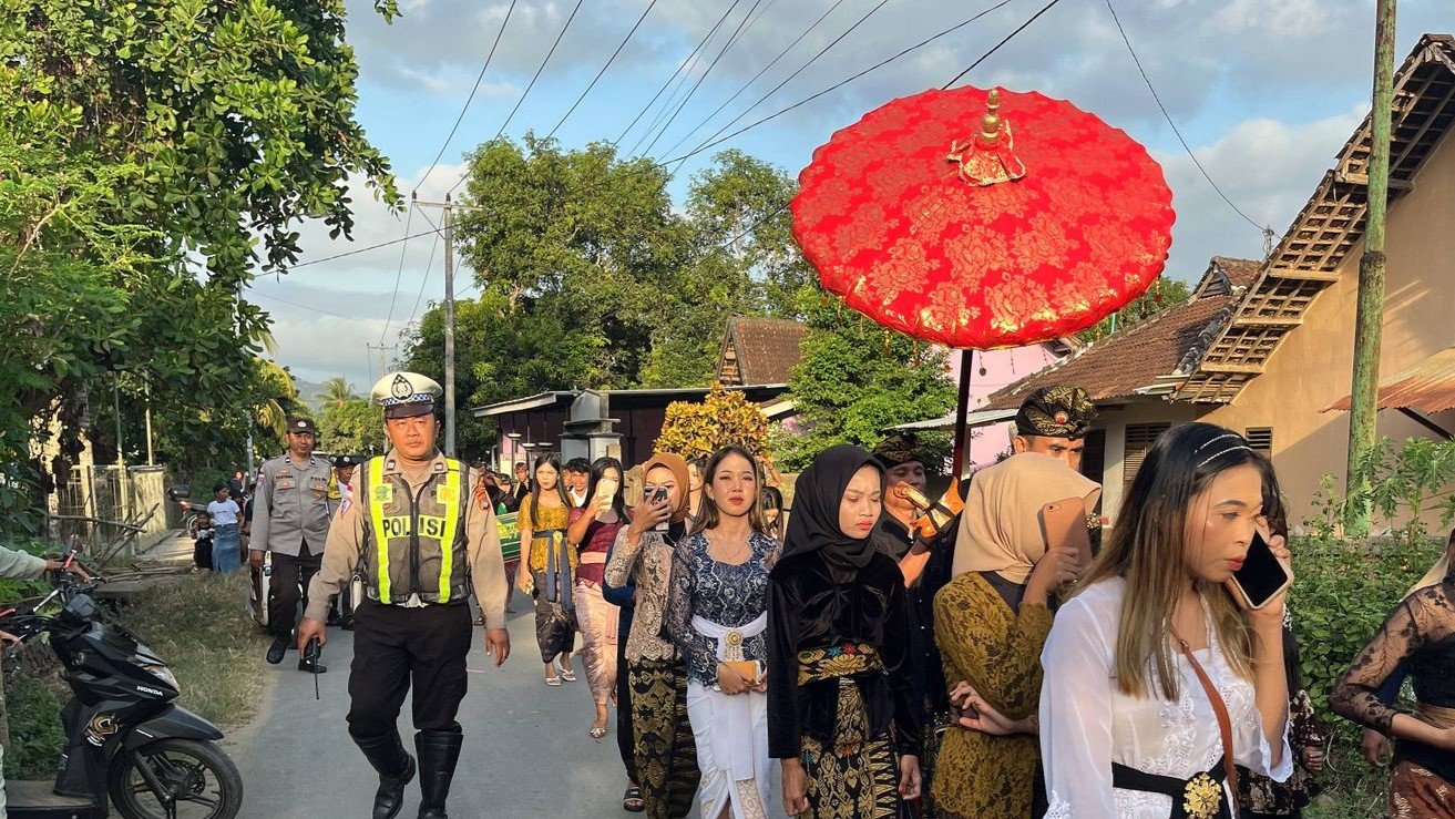 Meriahnya Tradisi Nyongkolan di Lombok Barat