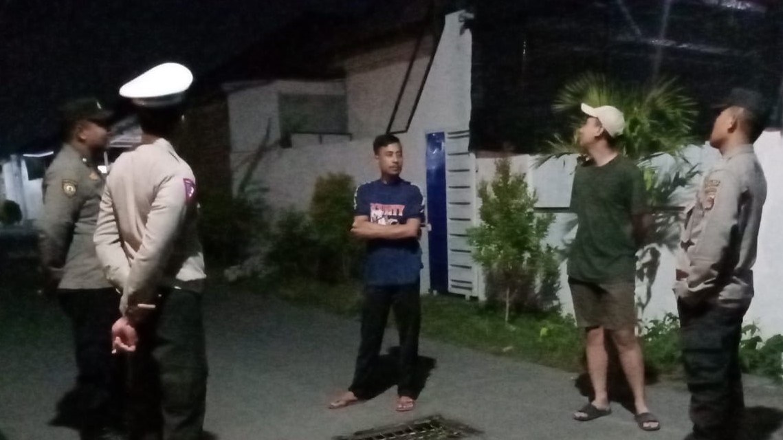 Patroli Polsek Kediri Jaga Keamanan Perumahan Padat Penduduk